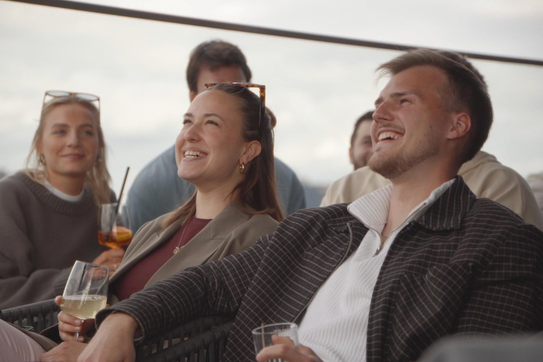 Moin Comedy Club: Rooftop Comedy med utsikt över AlsterMoin Comedy Club: Komedi på takterrassen med utsikt över Alster