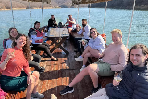 Lalez Wine Tasting, Wine Tour, Kayak & Full Lunch Experience German speaking private group