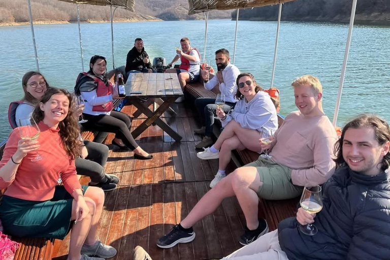 Lalez Wine Tasting, Wine Tour, Kayak & Full Lunch Experience German speaking private group