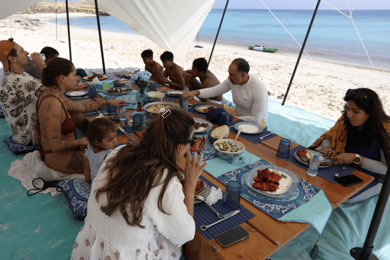 Full Day Damaniyat Island Experience with Beach Barbecue Full Day Damaniyat Island Experience with Lunch