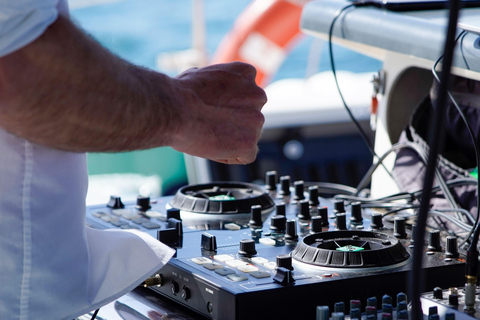 Valencia: Catamarán Party BoatValencia: Fiesta en barco con almuerzo