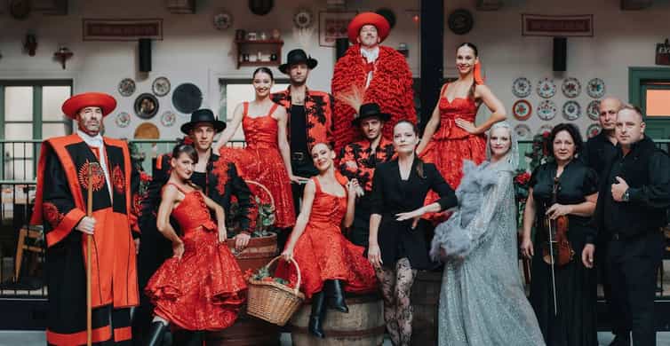 Budapest: Hungarian Dinner & Show with Unlimited Drinks