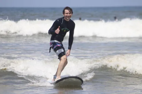 Kuta Beach, Bali : Leçons de surf pour débutants et intermédiaires
