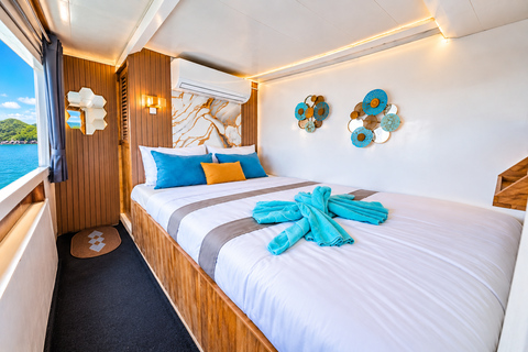 3-Day Komodo National Park Cruise with NK Superior Phinisi Sharing Cabin, Single Bed, Ocean View