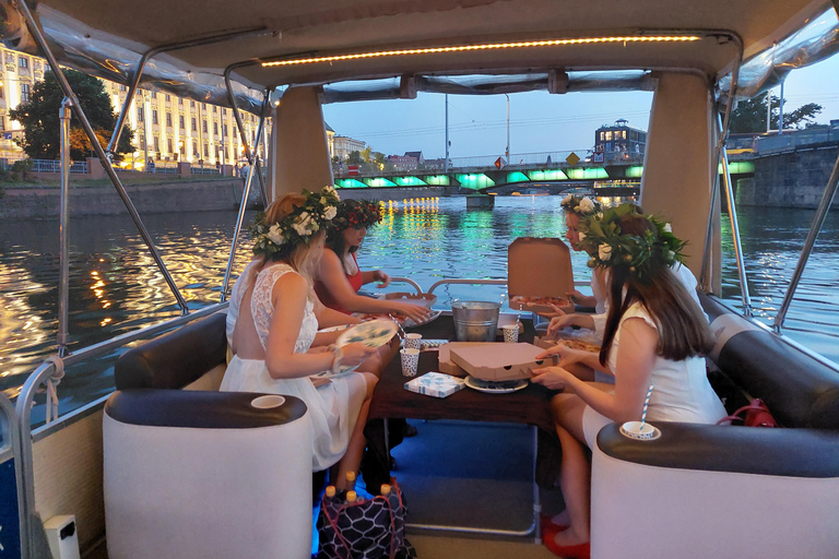 Wroclaw: Sunset Catamaran Cruise with Drink and Music