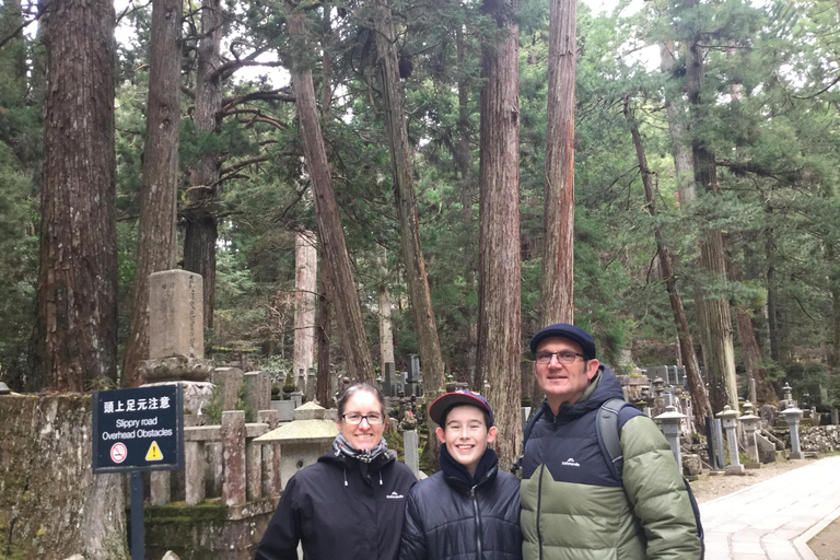 Da Osaka: escursione privata con guida al Monte Koya con veicoloFurgone fino a 7 posti