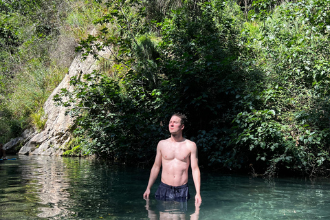 Valencia: Tagestour zur Erkundung von Wasserfällen, Quellen und Höhlen.