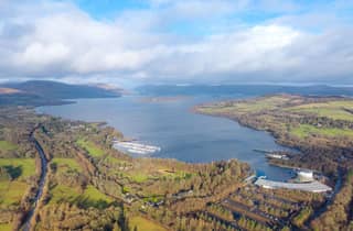Ab Glasgow: Private Tagestour zu den Dörfern am Loch Lomond & zu den Wasserfällen