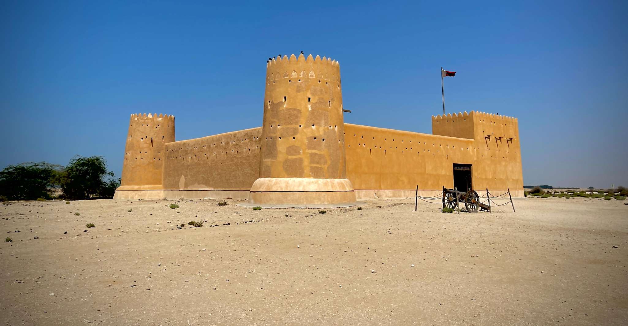 الدوحة، قطر، القطاع الخاص، فورت الزبورة، وجزيرة بيربل - Hizvo