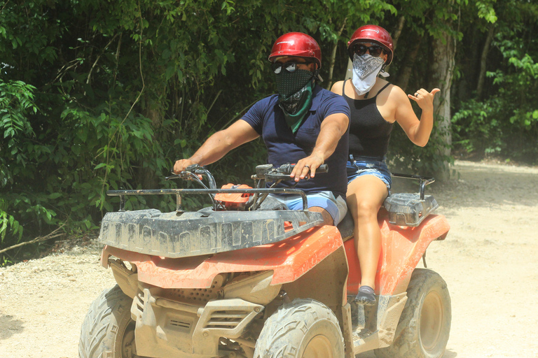 De Cancún: Passeio de quadriciclo, tirolesa e cenote com transporte