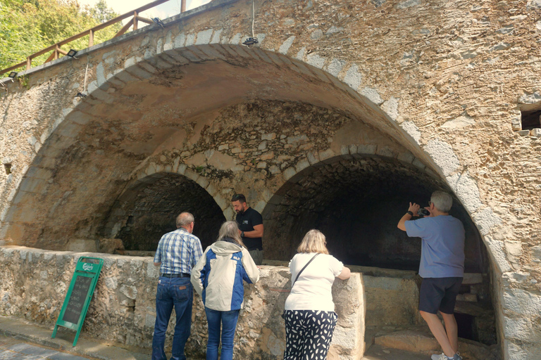 Kreta: Lasithi-platån, Zeus-grottan och byar Tour med måltidLasithi-platån - Zeus-grottan - rundtur i byarna