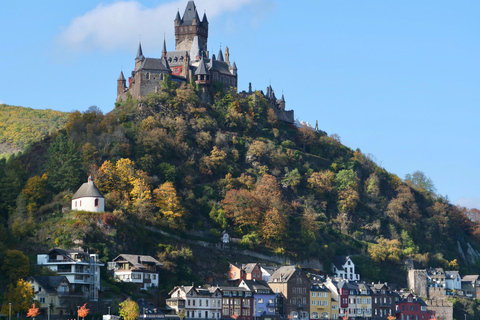 De Alken: Viagem de 1 dia de barco de volta a CochemDe Alken: viagem de um dia de retorno de barco para Cochem