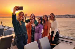 Lissabon: Sonnenuntergangsfahrt mit Begrüßungsgetränk und Snacks