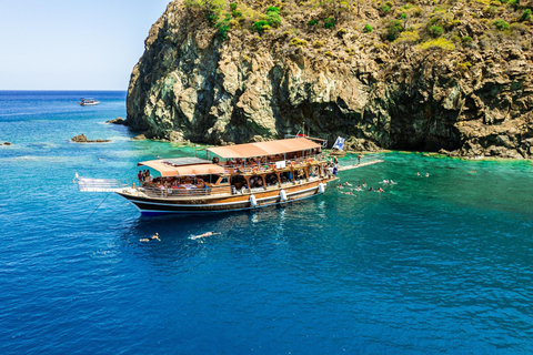 Antalya: Suluada Boat Tour & Land of Legends Night Show