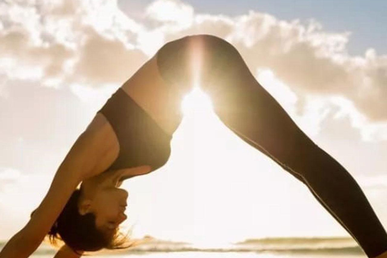 IBIZA : Clase de yoga en la playa