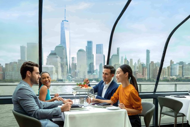 NYC: Luxuriöser Brunch, Mittag- oder Abendessen Hafenrundfahrt