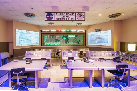 Entrada complejo de visitantes del Centro Espacial Kennedy
