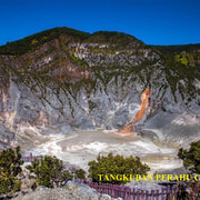 From Jakarta: Volcano, Ricefields, Hot Springs with Lunch