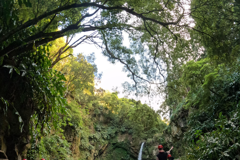Azores Water Trekking – Moinhos do Félix l S. MiguelAzoren-Wassertrekking – Mühlen von Félix l S. Miguel