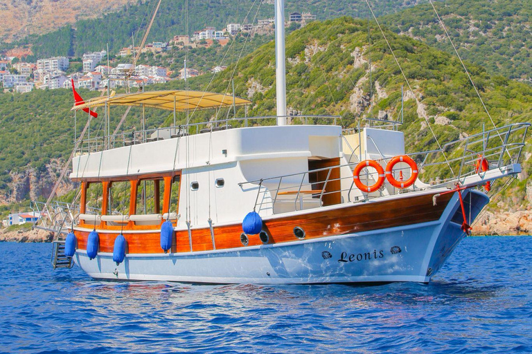 Kaş: Kekova Blue Cruise with Sunken City and 5 Swim Stops