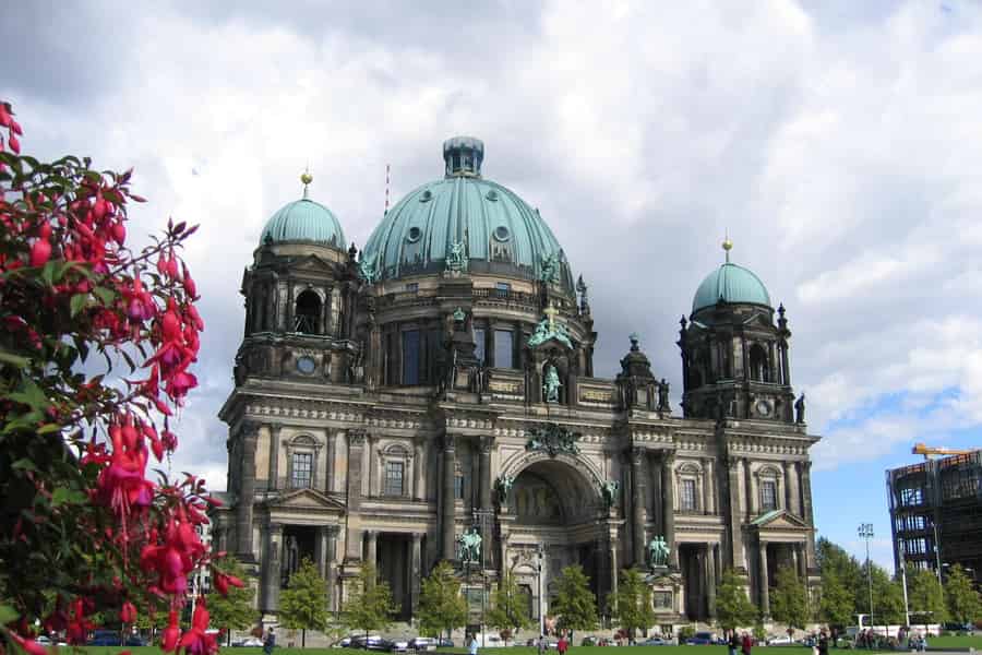 Berlin: 3-stündige Driving Highlights Tour. Foto: GetYourGuide