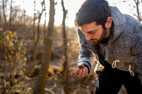 Langhe: Sunset Truffle Hunting with Tasting and Wine