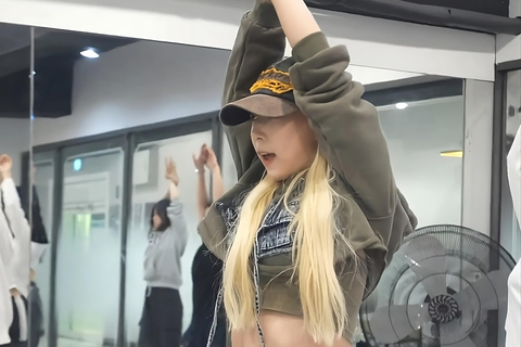 Seoul: K-pop Dance Class with a Professional in Hongdae Join in