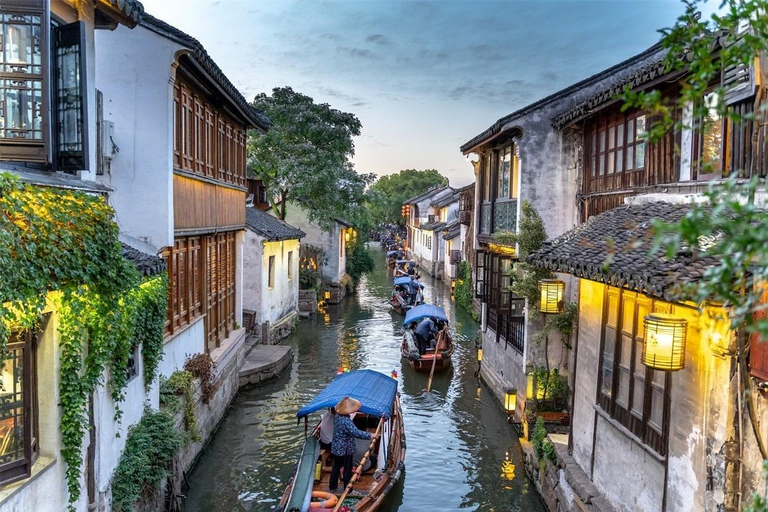 Shanghai: Zhouzhuang Water Town Day Tour with Tea & Pingtan Ancient Town + Boat Tour