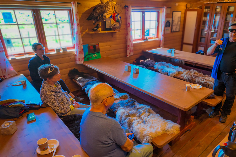 探索豪格松并拜访当地山区农民探索海于格松并拜访当地山区农民
