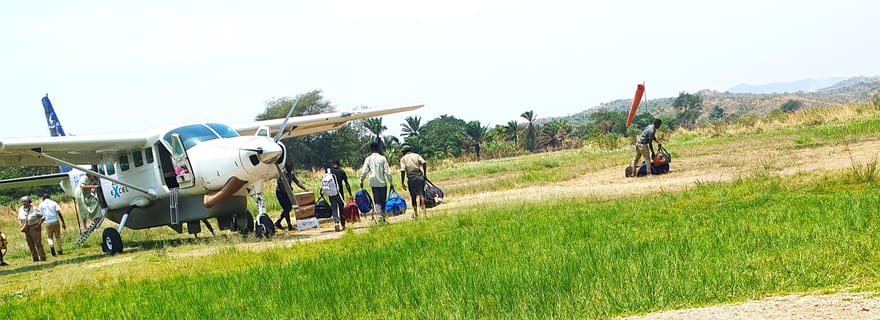 7 jours de trekking dans les parcs nationaux de Gombe et de Mahale et visites locales