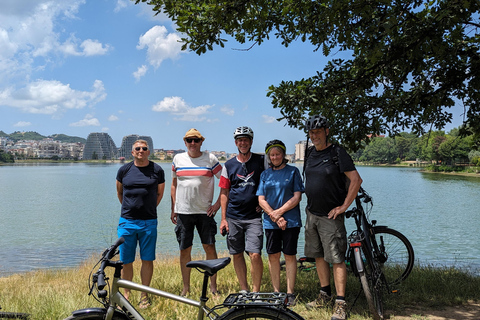 Tour in bicicletta di Tirana - Cultura, natura e storia - VisitAlbCom