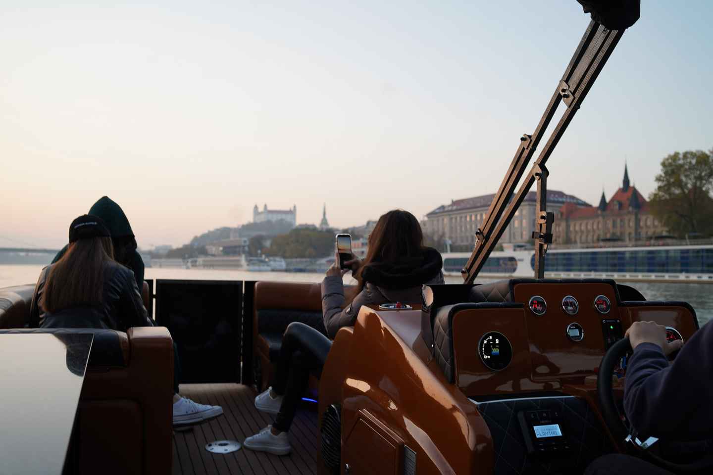 Bratislava: Private Danube River Cruise with Drinks