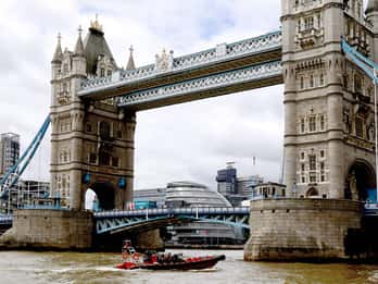 London: Speedboat Tour Through Heart of the City