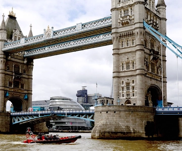 London: Speedboat Tour Through Heart of the City