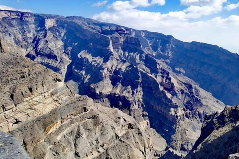 Muscat: Jebel Shams Balcony Walk & Wadi Nakhr Shared Tour