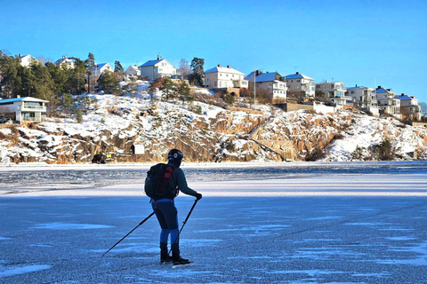 Estocolmo: Patinaje Nórdico sobre Hielo para Principiantes en un Lago Helado