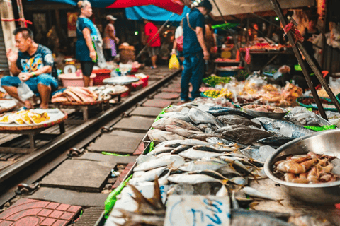 Bangkok Maeklong Train Ride, Floating Market & Dragon Temple Bangkok: Train Ride, Floating Market & Dragon Temple Tour