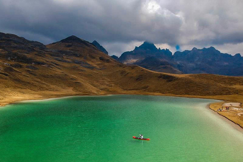 Natural Secrets: Laguna Verdeqocha in AyacuchoSecrets naturels : Laguna Verdeqocha à Ayacucho