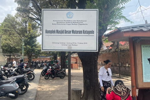 Yogyakarta: o Reino Mataram permanece com o artesanato em prataYogyakarta: Vestígios do Reino Mataram com exposição de prata