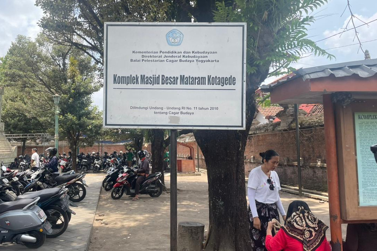 Yogyakarta: o Reino Mataram permanece com o artesanato em prataYogyakarta: Vestígios do Reino Mataram com exposição de prata