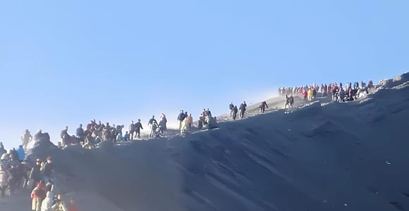 Mount Rinjani Trekking To Summit 2D 1N sunrise and sunset