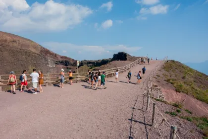 Neapel: Hin- und Rückfahrt + Eintrittskarte für den Vesuvio Park