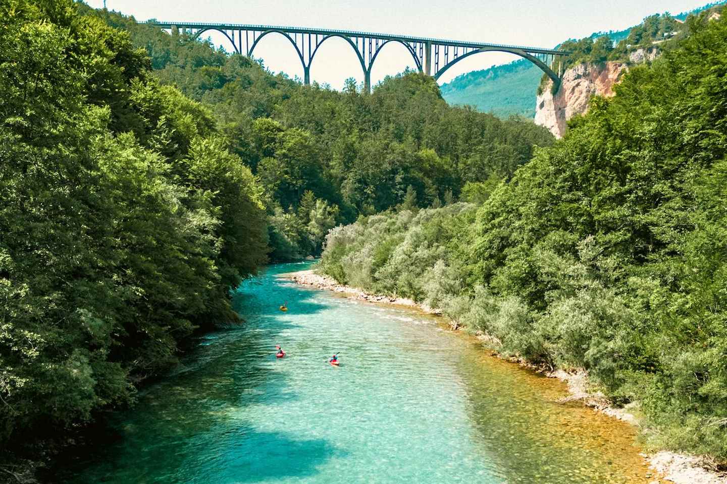 黑山:塔拉河全日漂流探险之旅