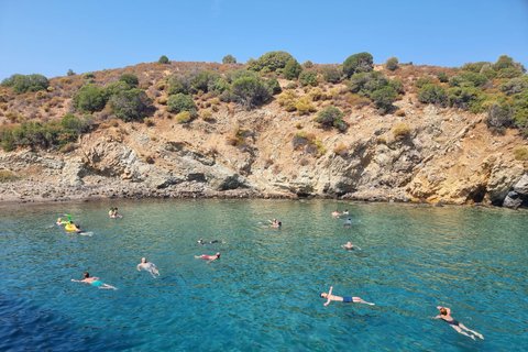 Alanya: Passeio de barco relaxante com almoço e nataçãoTraslado dos hotéis