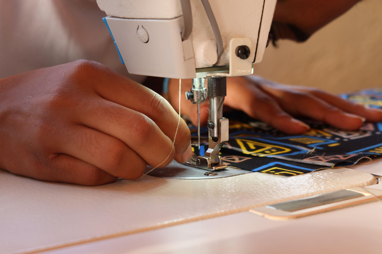 Kigali: Kimironko Market Tour and Sewing Workshop KIMONO MAKING