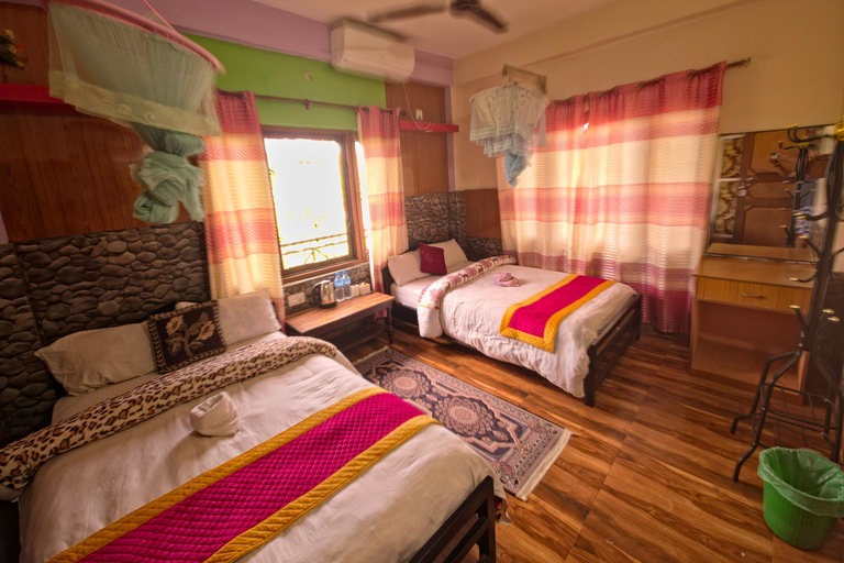Chitwan: 2 Nights 3 Days Hotel and Ethical Jungle Safari