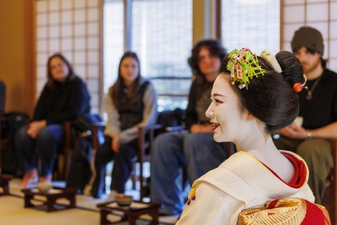 Maiko & Geisha Aufführung und Gion KulturrundgangVerzauberte Zeit mit Maiko und Gion Cultural Walking Tour