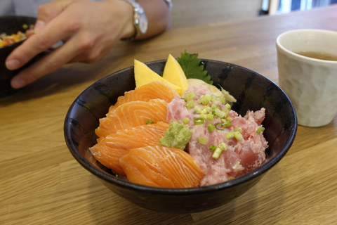 Tokyo: Guided Tour of Japan's Largest Fish Market in Tsukiji 한국어 가능한 일본인 가이드와 떠나는 츠키지 맛집 도보 투어