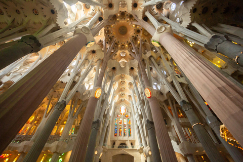 Barcellona: Tour guidato della Sagrada Familia per piccoli gruppi