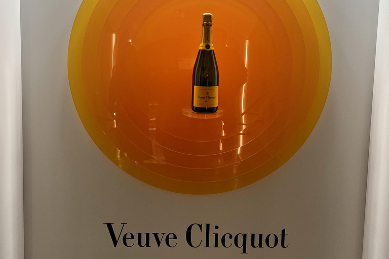 Privater Champagner Grand Vintage Taittinger, Veuve Clicquot